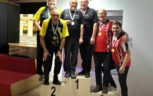 67bf53d4a1510_podiumhommes.jpg